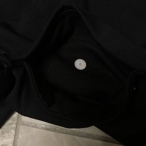 Cropped Capri lululemon leggings with mesh detail